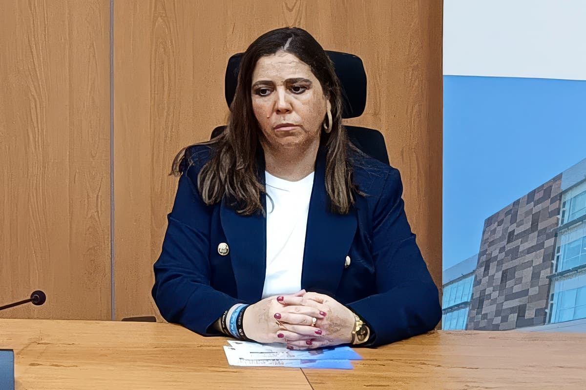 Inicio de Juicio Tras Investigación Involucrando a Familiar de Alto Cargo y Seguimiento de Juez Instructor
