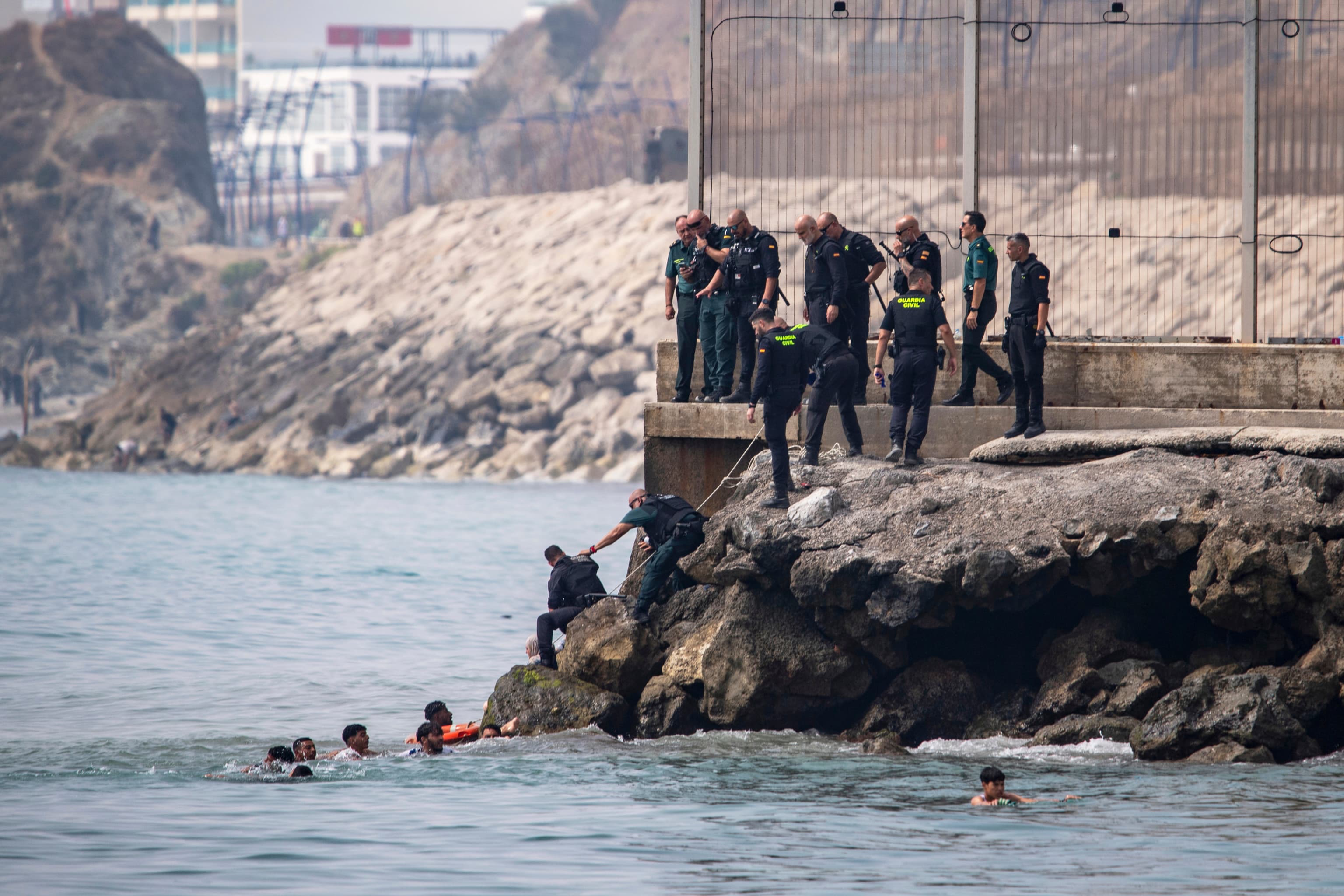 Análisis del Despliegue de la Guardia Civil en la Frontera de Ceuta Previo al Evento del 30 de Julio