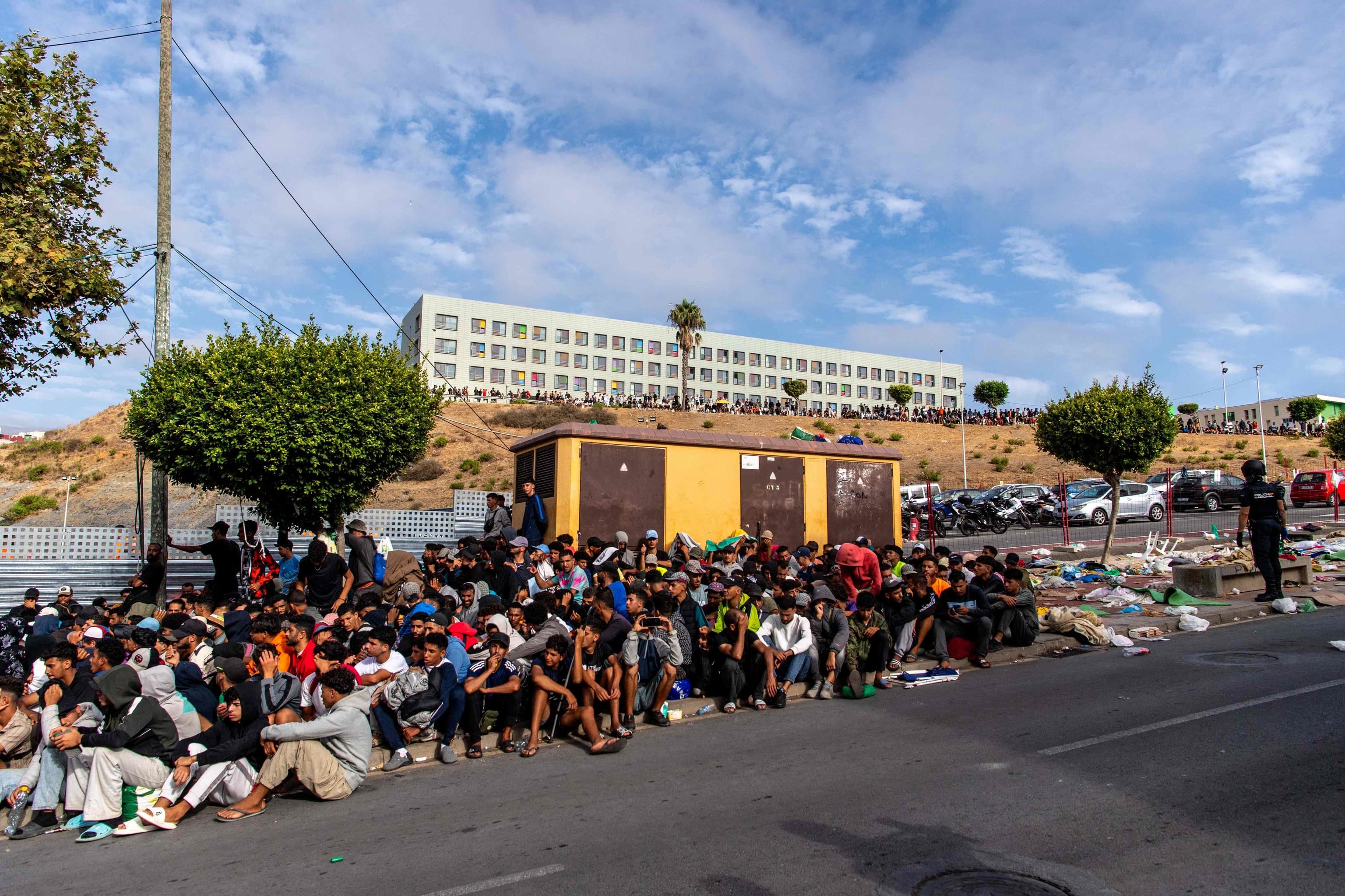 Ceuta Finaliza 10.000 Plazas para Inmigrantes, Superando Estimaciones Oficiales; Se Reportan Necesidades de 4.000 Plazas Adicionales.