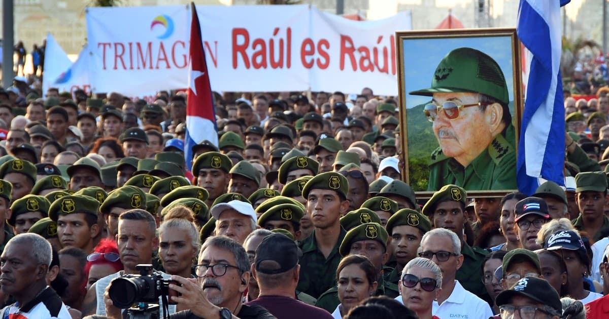 Escalada en el Caribe: EE.UU. Acusa a Raúl Castro y Cuba Reafirma su Desafío