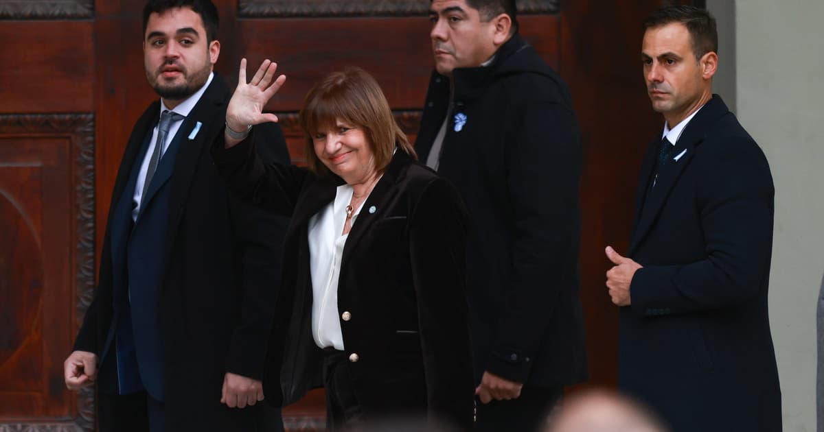 Tensión en el Día de la Patria: El Incidente del Cabildo Expone la Cruenta Interna del Gobierno Libertario