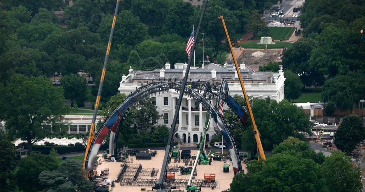 Opulencia Inédita: Trump Transforma la Casa Blanca en un Coliseo de UFC para su 80º Aniversario