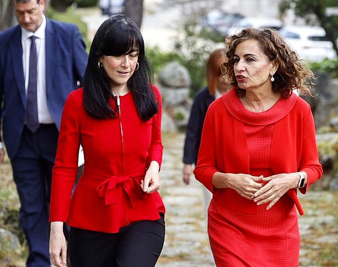 Establecimiento de la Comisión de Seguimiento del Rescate de Plus Ultra y Examen Judicial de la Documentación