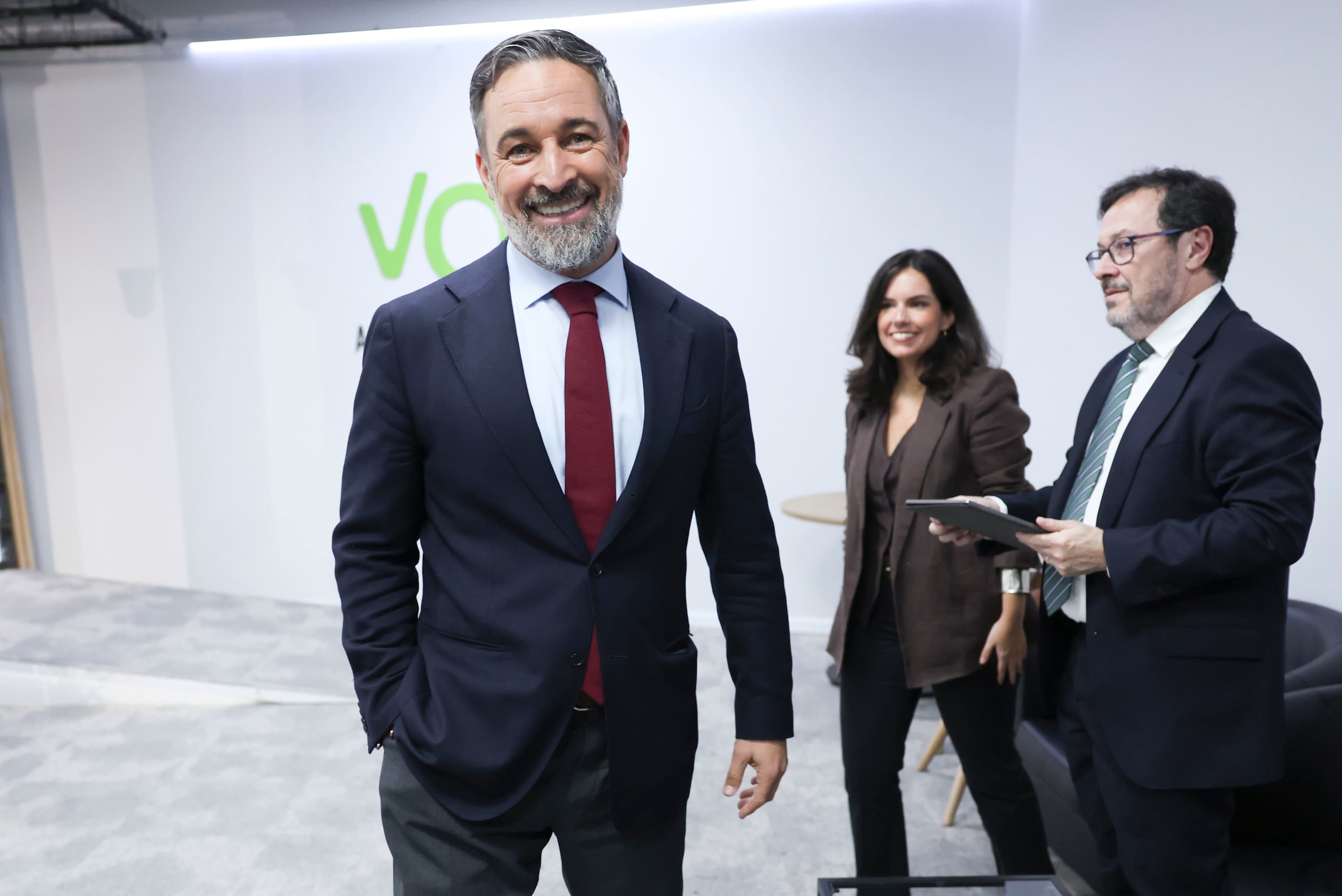 Análisis de Proyecciones Electorales Internas del PSOE: El Escenario de 70 Diputados para Vox y sus Implicaciones Parlamentarias