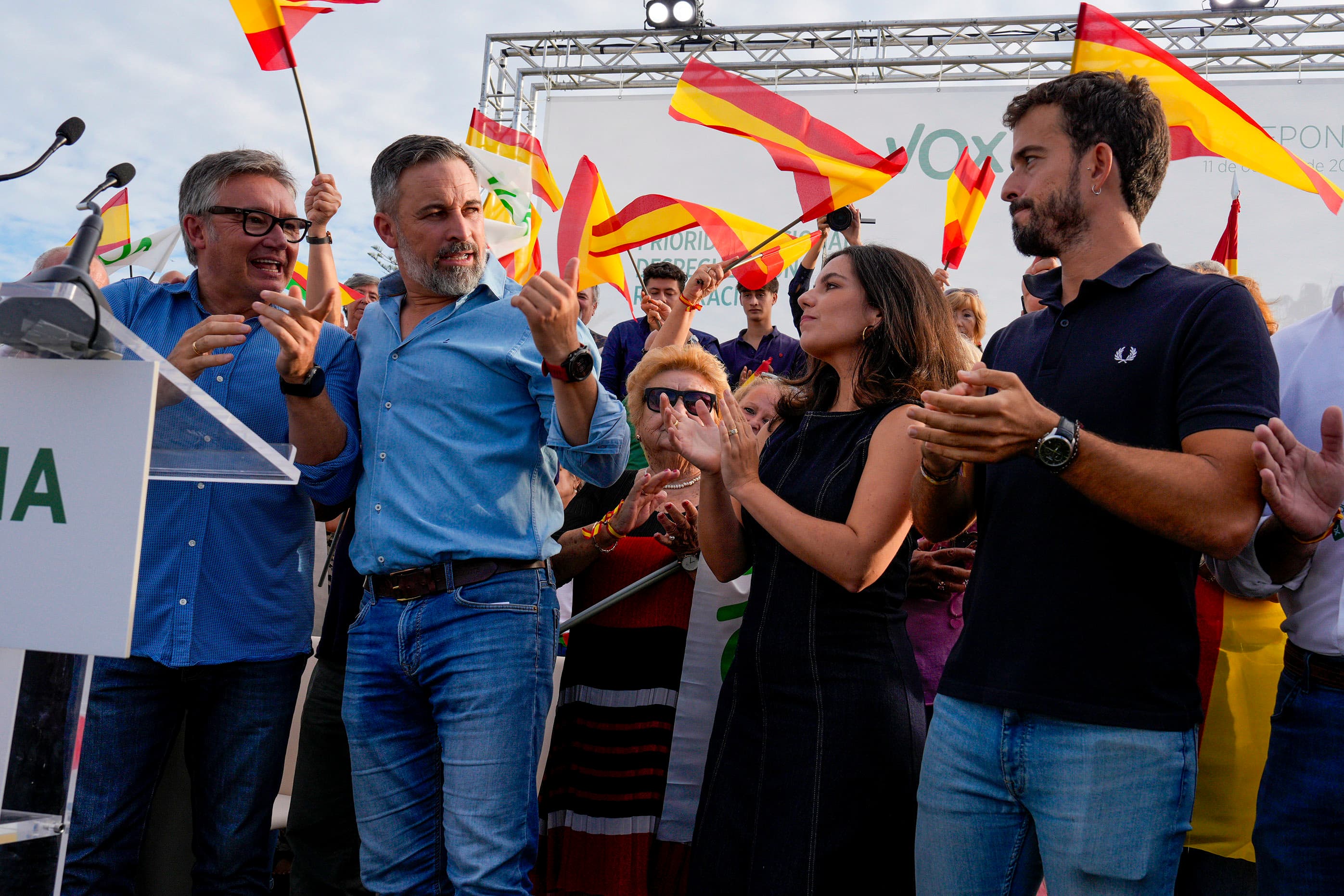 Análisis de Encuestas Electorales: Variaciones en el Apoyo a Vox en Regiones de España