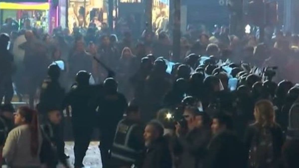 Reporte sobre operativo de control de venta ambulante en el Obelisco: 14 detenidos y 3 heridos leves