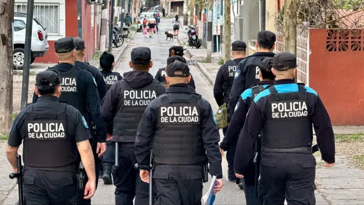 Despliegue Operativo de Más de 1.500 Agentes en 15 Localidades Porteñas