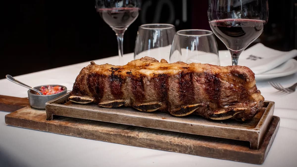 Día Nacional del Asado en Argentina: Una Práctica Sociocultural