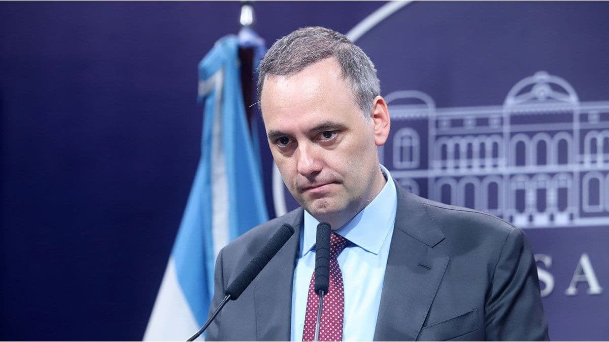 Difusión de Comunicaciones Atribuidas a Exjefe de Gabinete en Contexto de Investigación Judicial