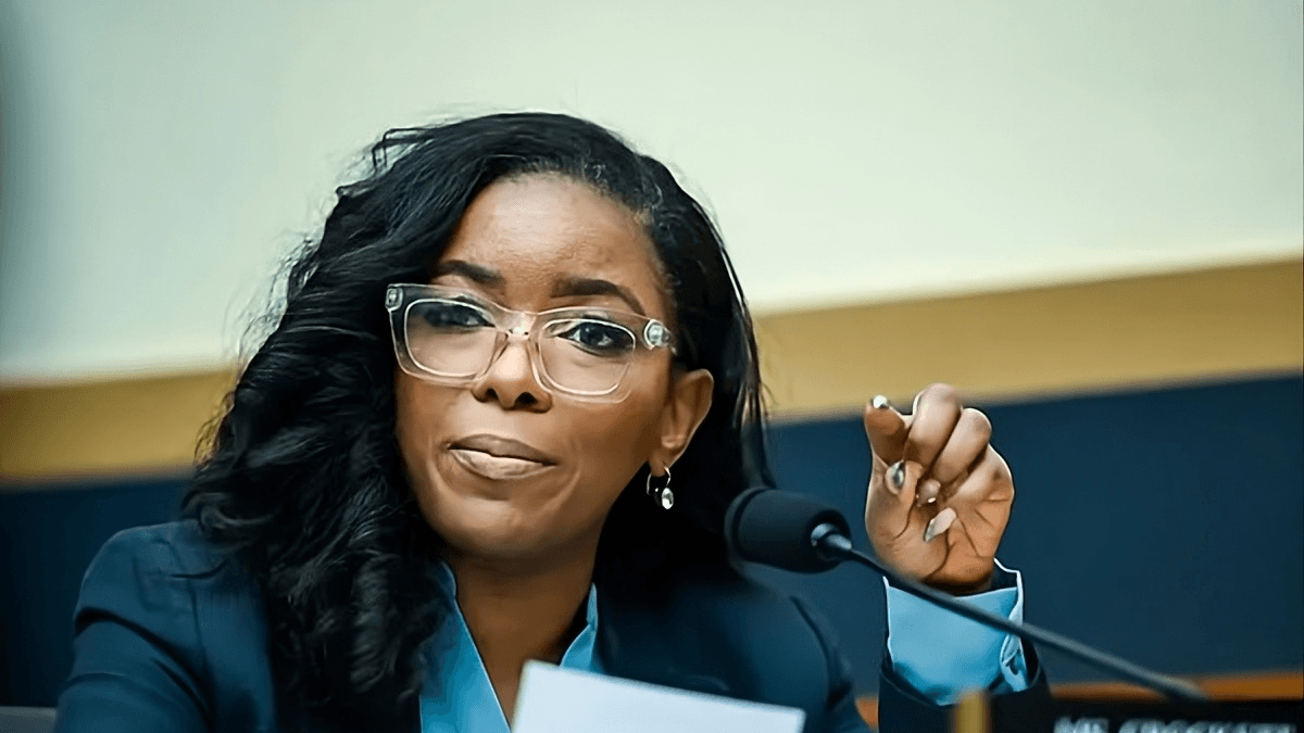 Legisladora Demócrata Estadounidense Vincula Evento Deportivo con Cuestiones Raciales en Argentina Durante Audiencia en el Congreso