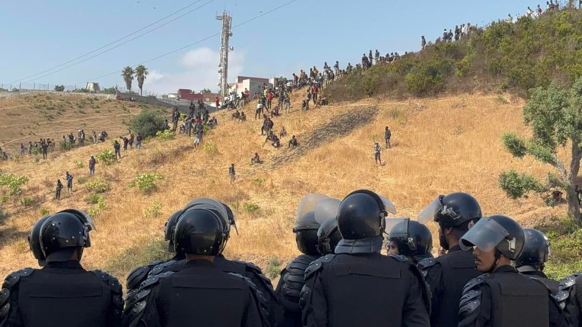 Operativos Fronterizos en Ceuta: 294 Migrantes Interceptados y 61 Detenciones Reportadas por Marruecos