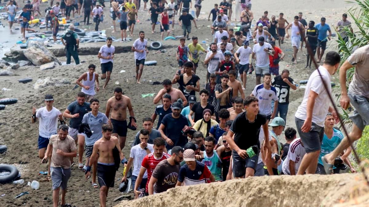 Análisis sobre la entrada de personas en Ceuta: Perspectivas del Gobierno y la oposición sobre la implicación de Marruecos