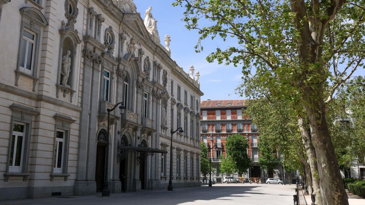 Análisis Detallado de la Venta de un Ático de Lujo en Madrid y sus Implicaciones Fiscales